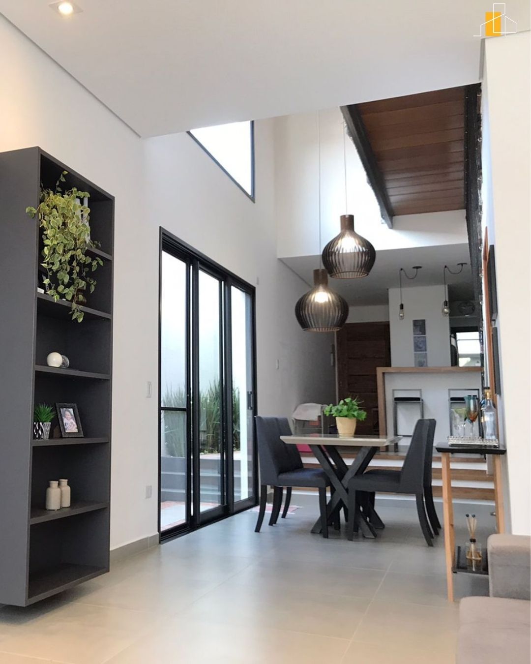 CASA MODERNA NOS JARDIM DOS PINHEIROS ATIBAIA