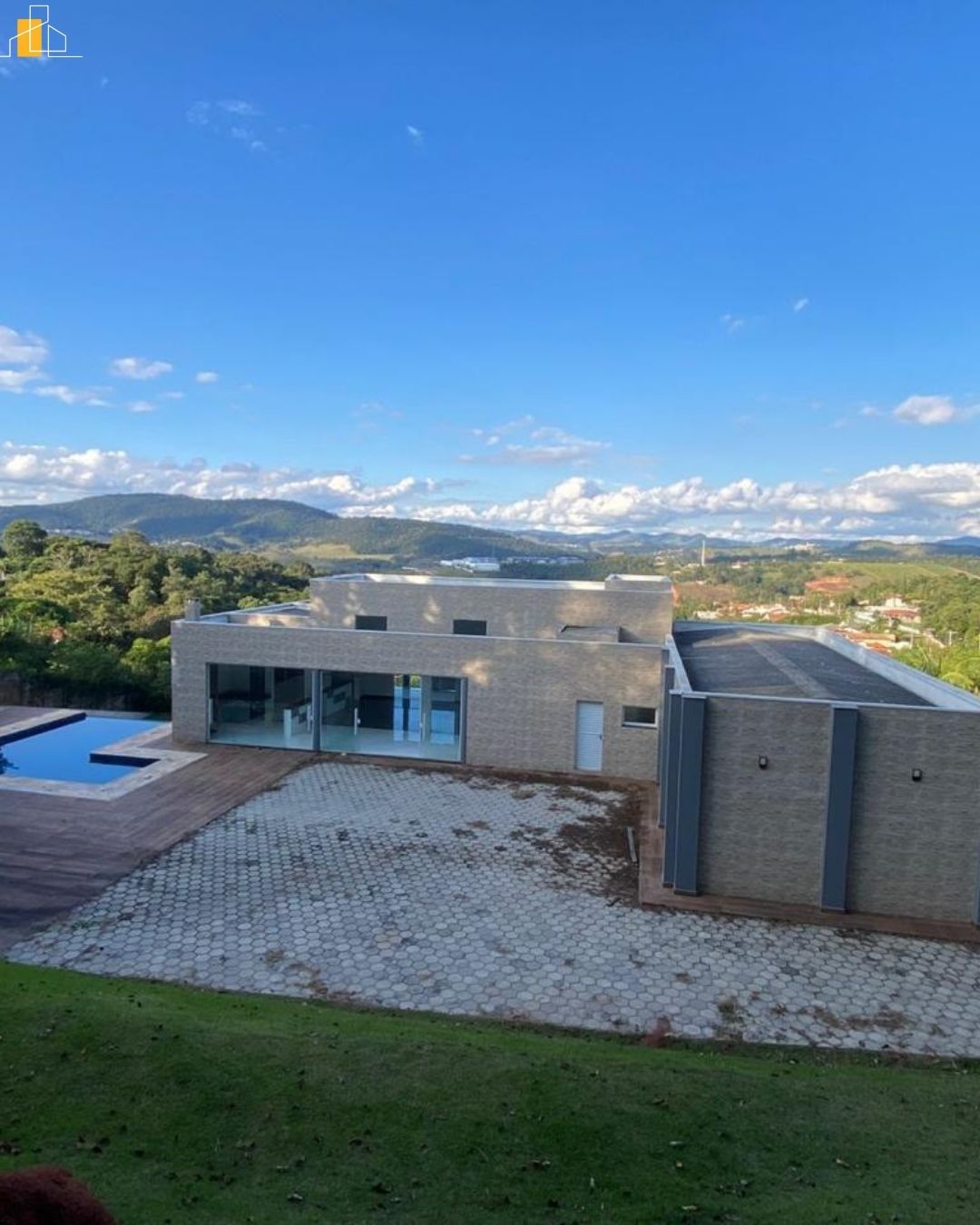 CASA EM CONDOMINIO ALPES DOURO COM 3 SUITES