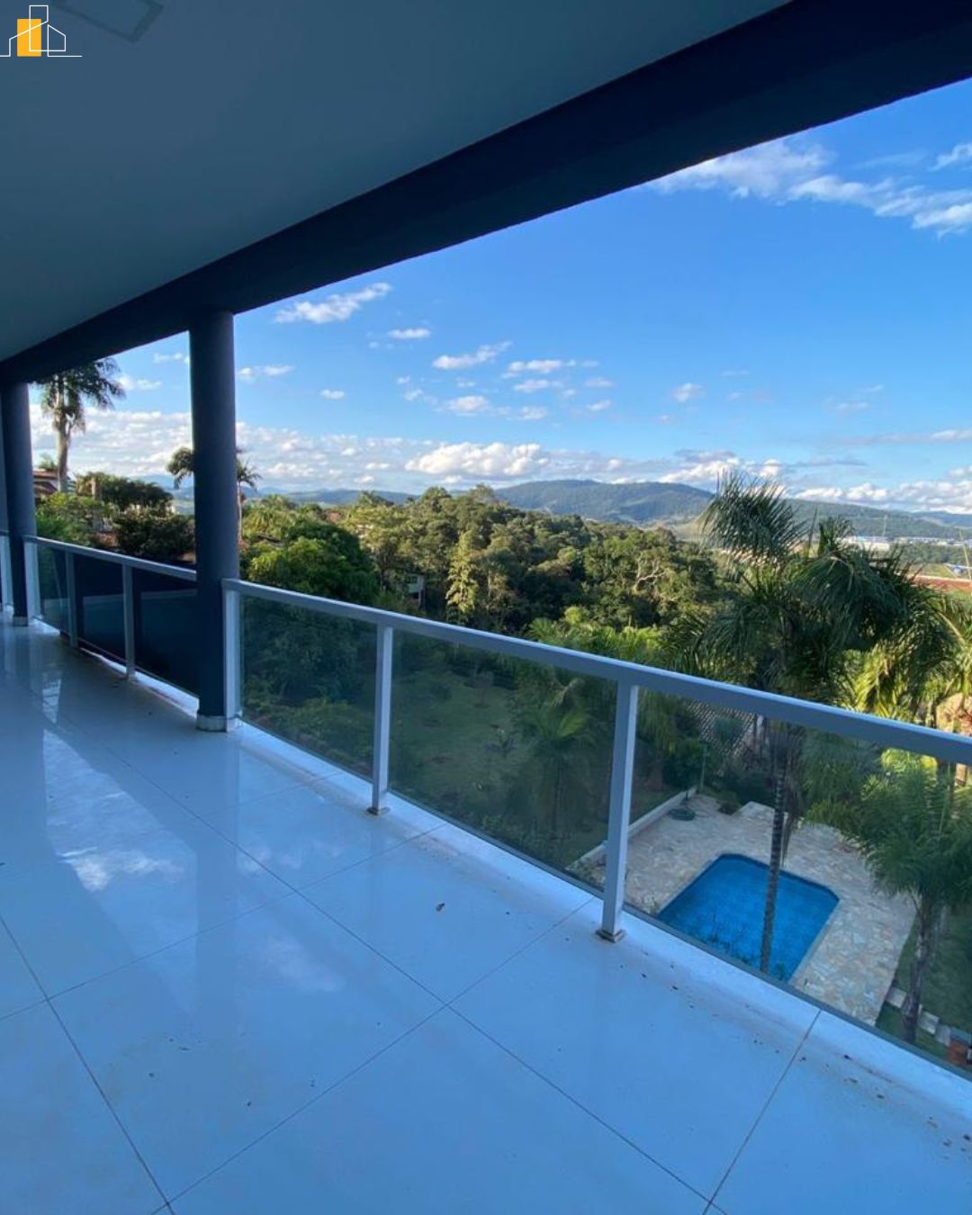 CASA EM CONDOMINIO ALPES DOURO COM 3 SUITES