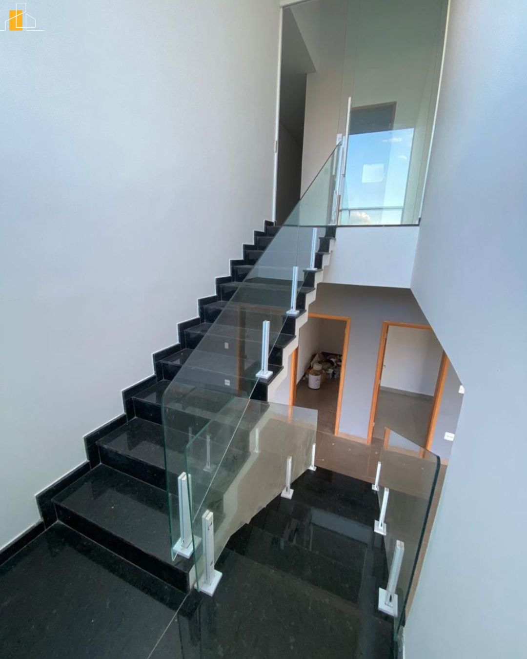 CASA EM CONDOMINIO ALPES DOURO COM 3 SUITES