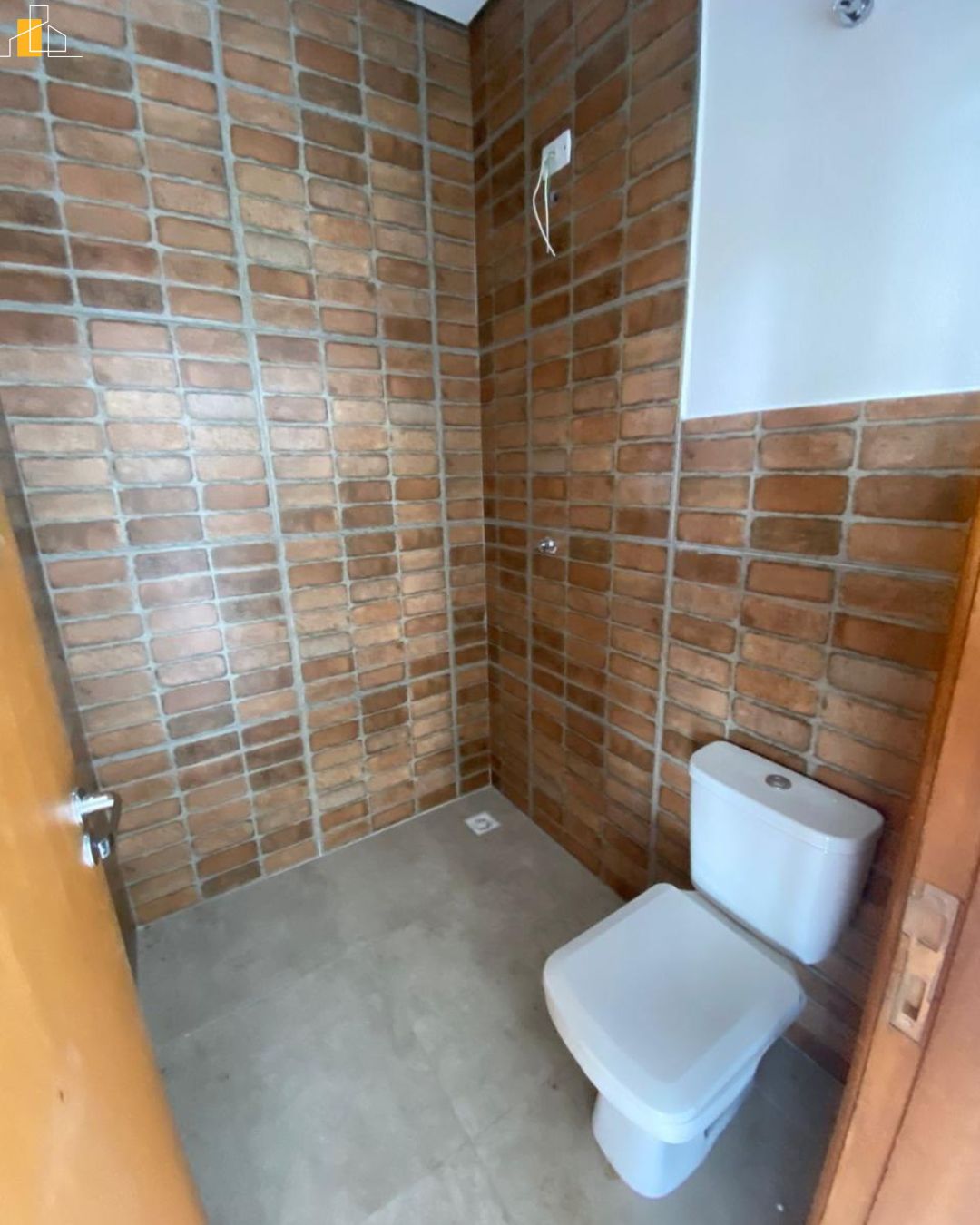 CASA EM CONDOMINIO ALPES DOURO COM 3 SUITES