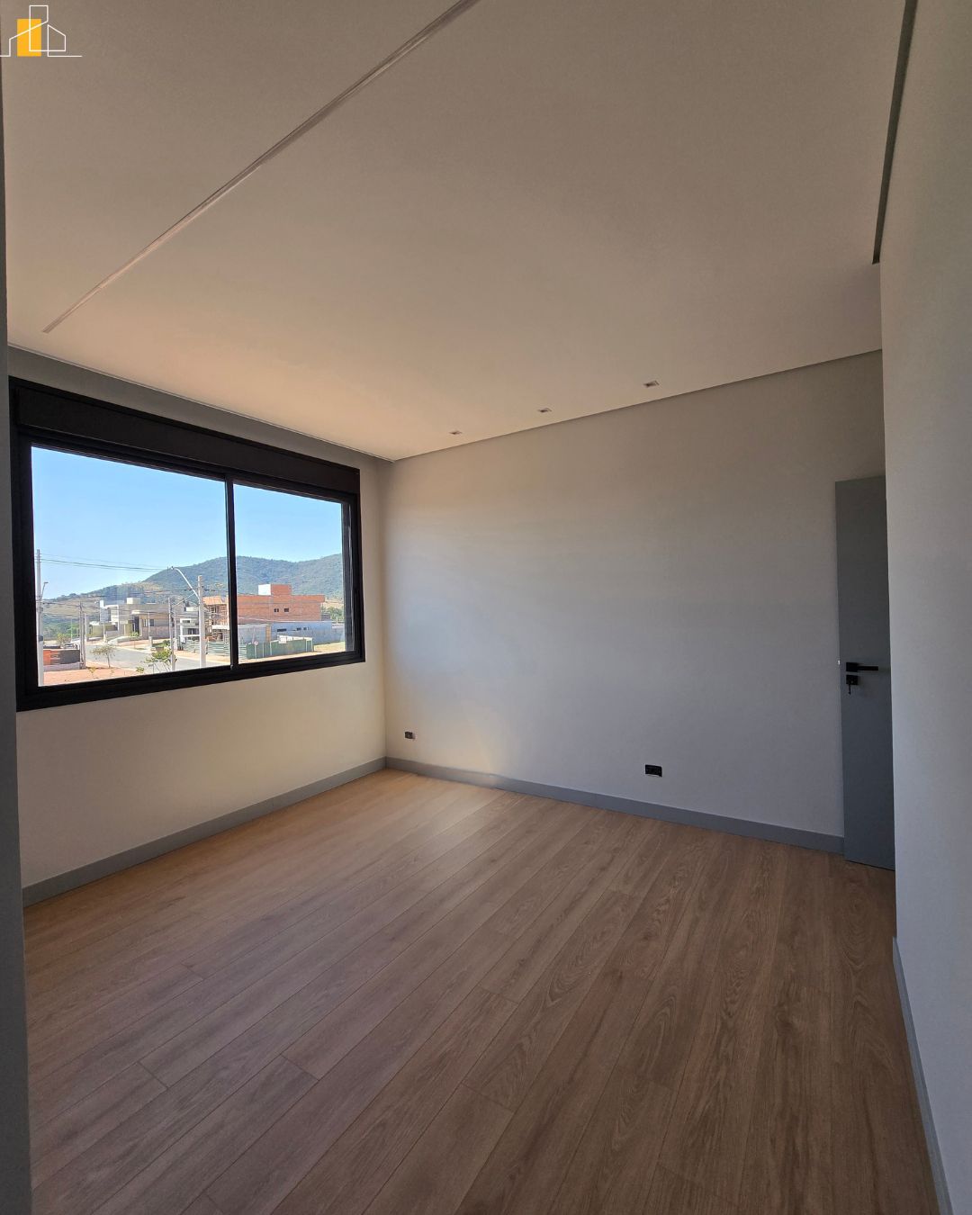 CASA EM CONDOMINIO VISTA DA SERRA