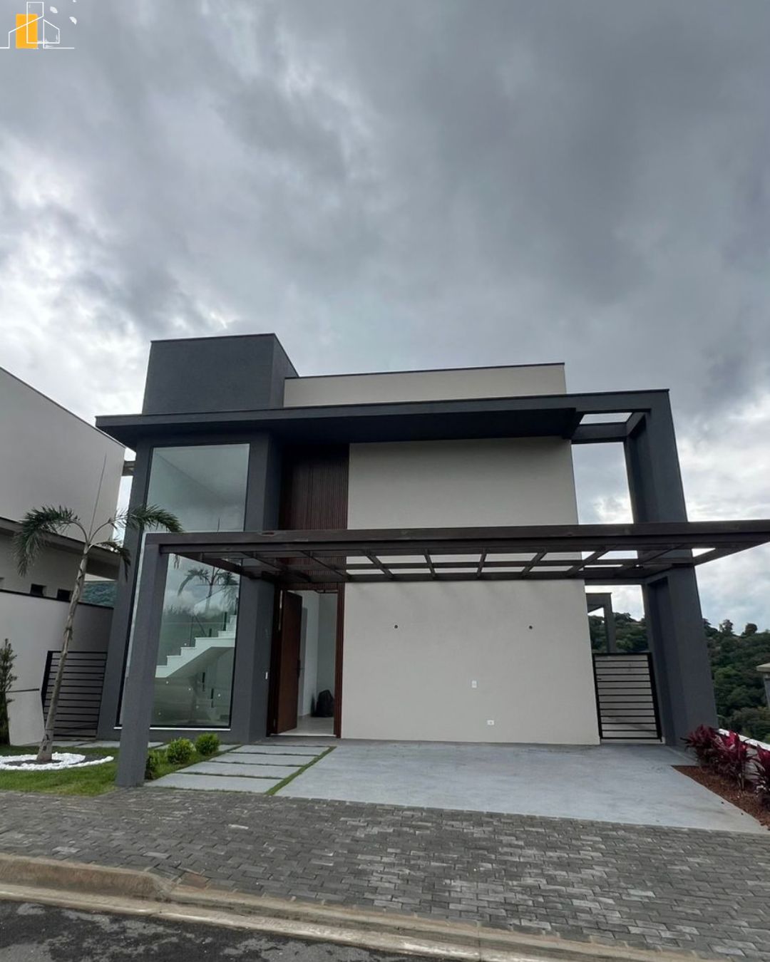 CASA EM CONDOMINIO PORTAL LAMIS ATIBAIA 1