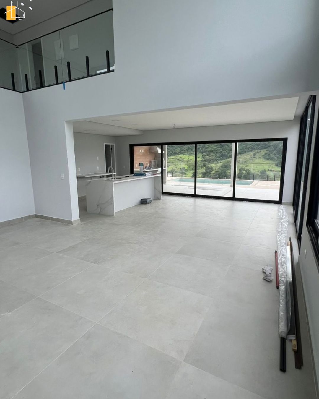 CASA EM CONDOMINIO PORTAL LAMIS ATIBAIA 1