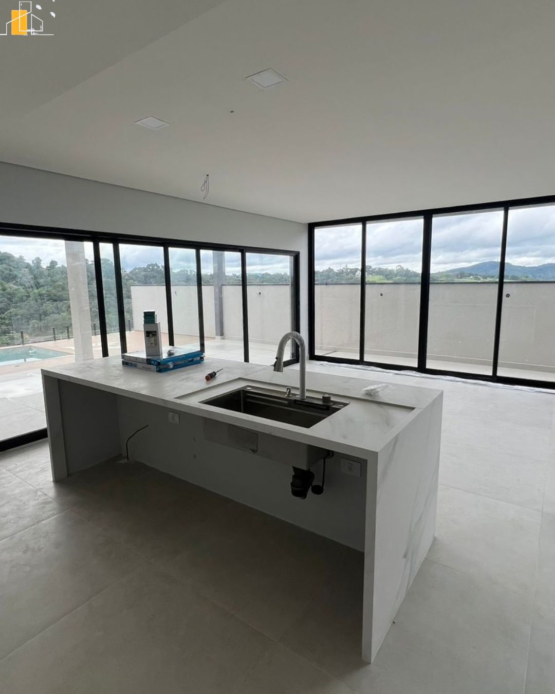 CASA EM CONDOMINIO PORTAL LAMIS ATIBAIA 1