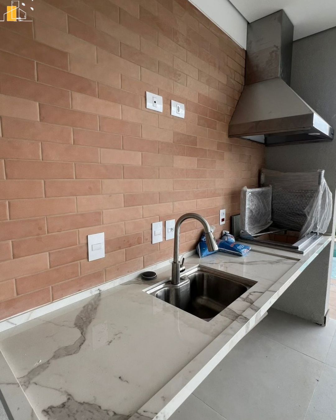 CASA EM CONDOMINIO PORTAL LAMIS ATIBAIA 1