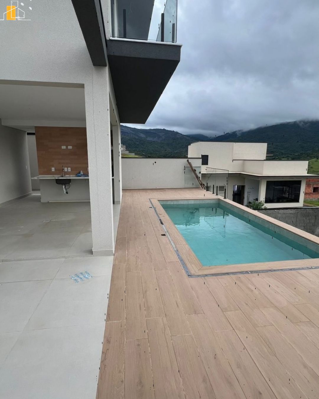 CASA EM CONDOMINIO PORTAL LAMIS ATIBAIA 1