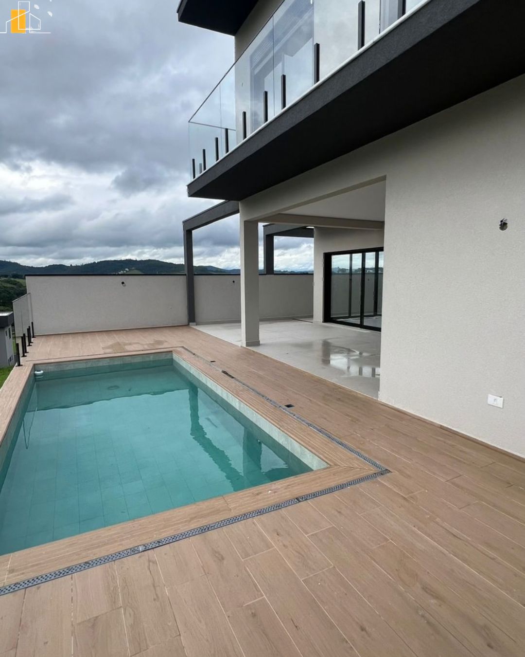 CASA EM CONDOMINIO PORTAL LAMIS ATIBAIA 1