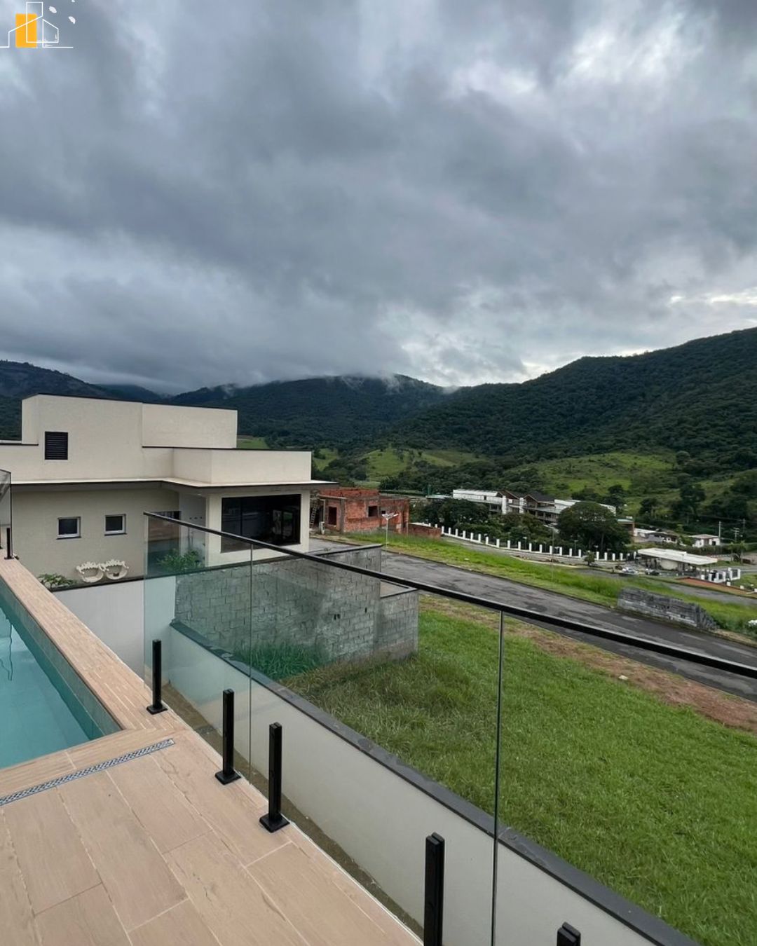 CASA EM CONDOMINIO PORTAL LAMIS ATIBAIA 1