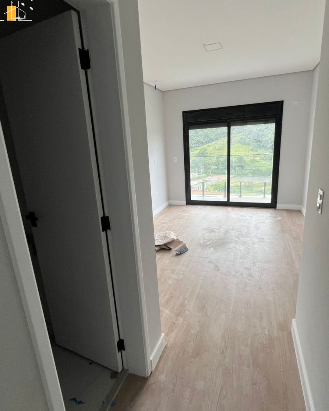 CASA EM CONDOMINIO PORTAL LAMIS ATIBAIA 1