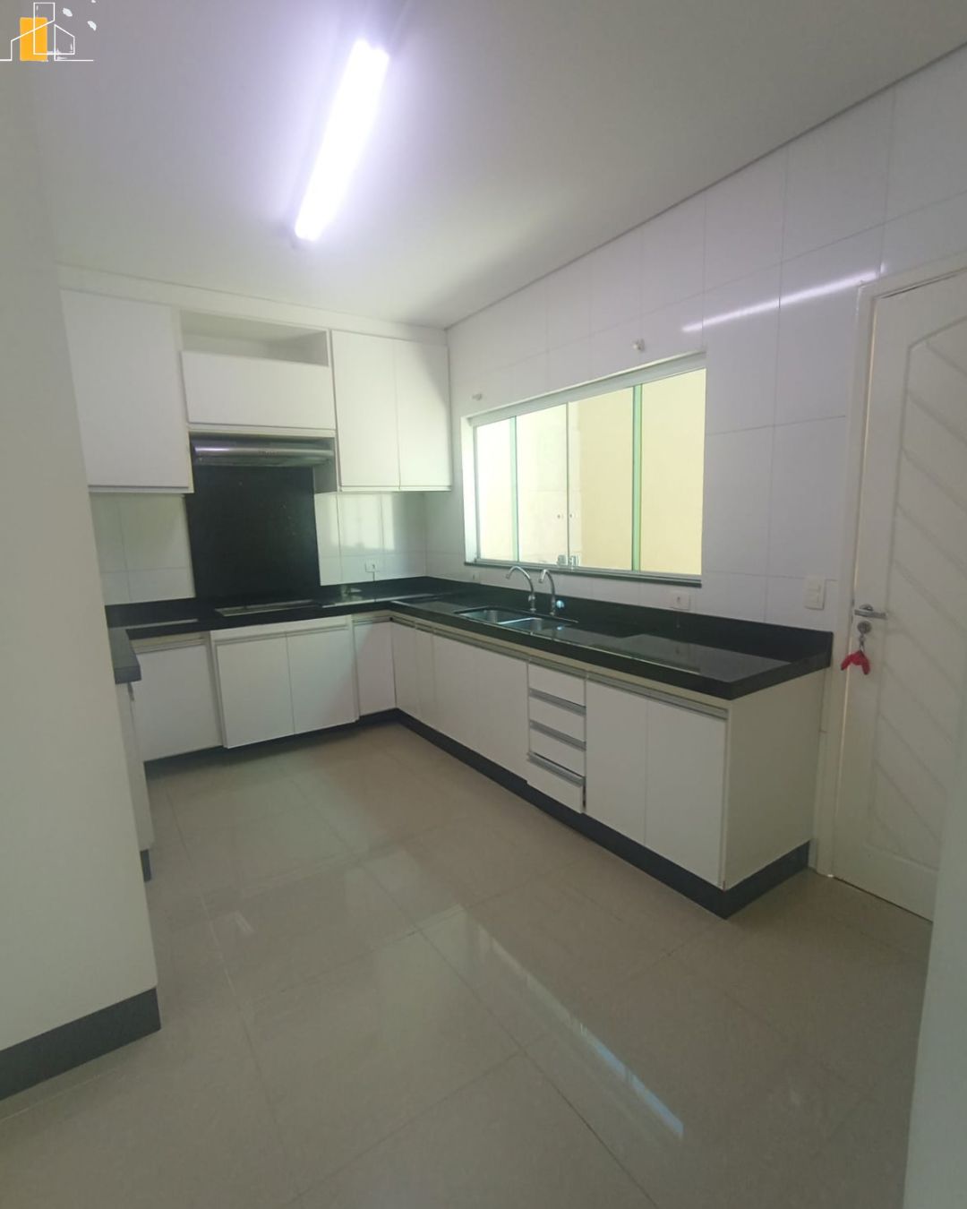 SOBRADO PARA LOÇACÃO EM QUINTAS DE MARIAS BJP