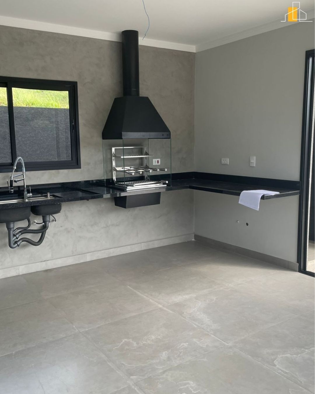 CASA EM CONDOMINIO PORTAL LAMIS ATIBAIA