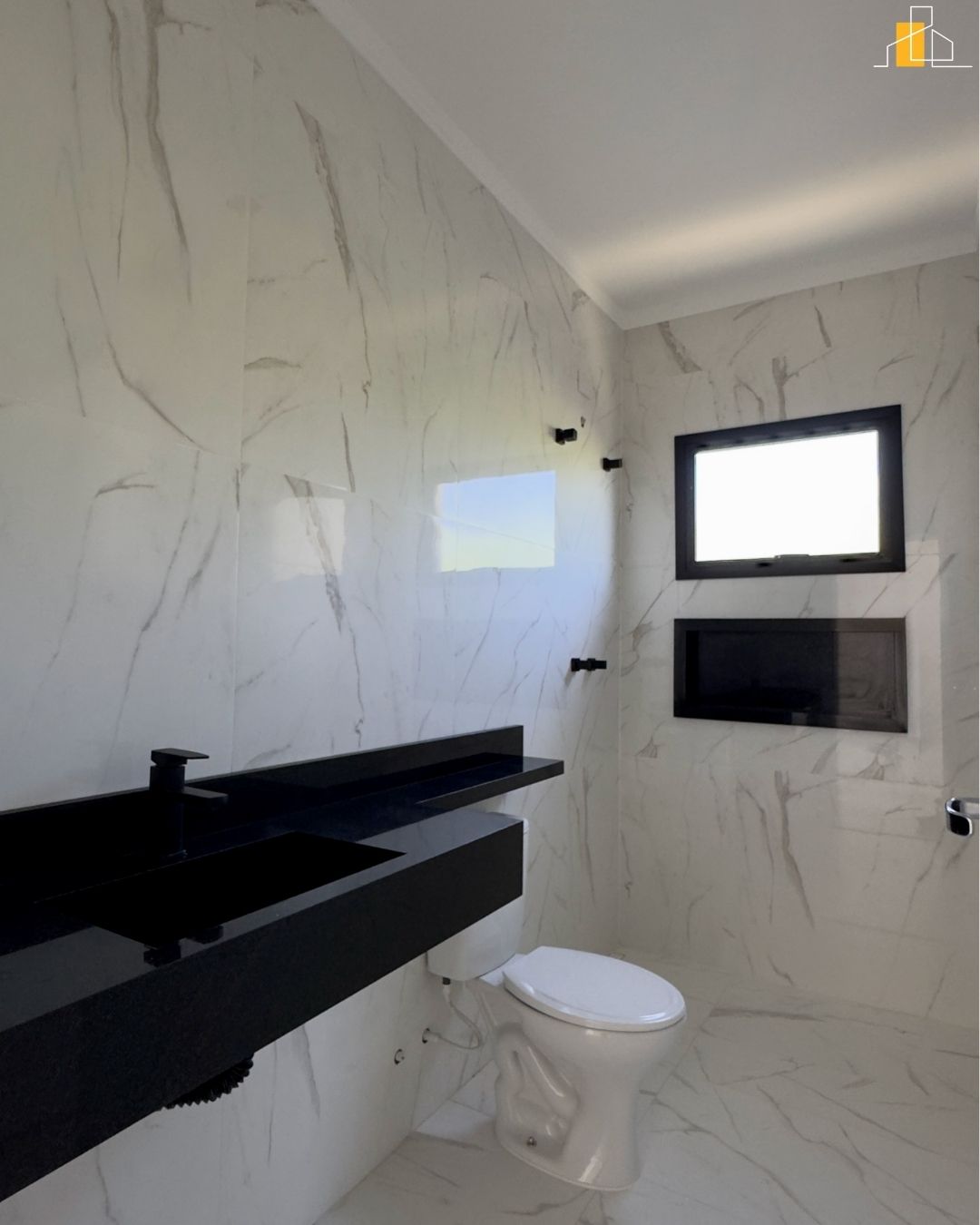 CASA EM CONDOMINIO PORTAL LAMIS ATIBAIA 2