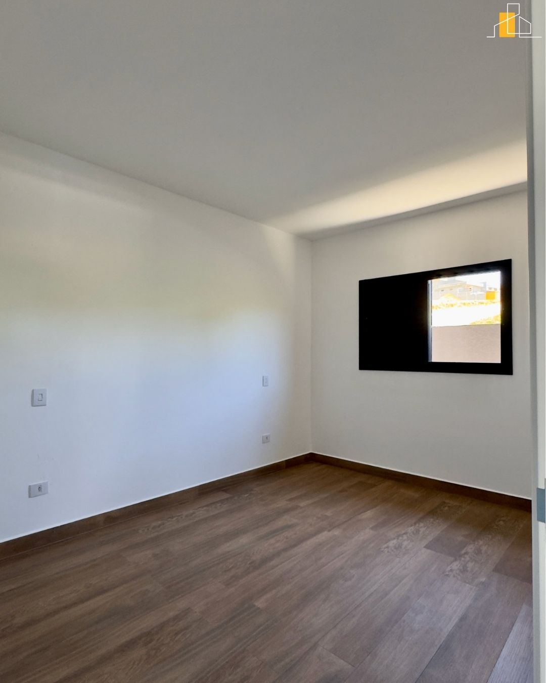 CASA EM CONDOMINIO PORTAL LAMIS ATIBAIA 2