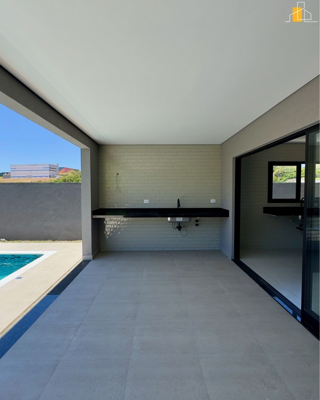 CASA EM CONDOMINIO PORTAL LAMIS ATIBAIA 2