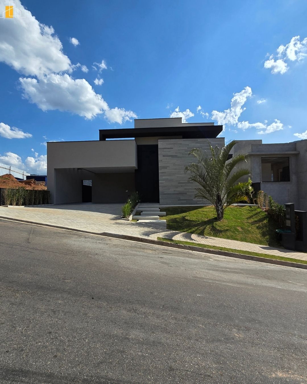 CASA EM CONDOMINIO PORTAL LAMIS AUTOMATIZA PELA ALEXA EM ATIBAIA