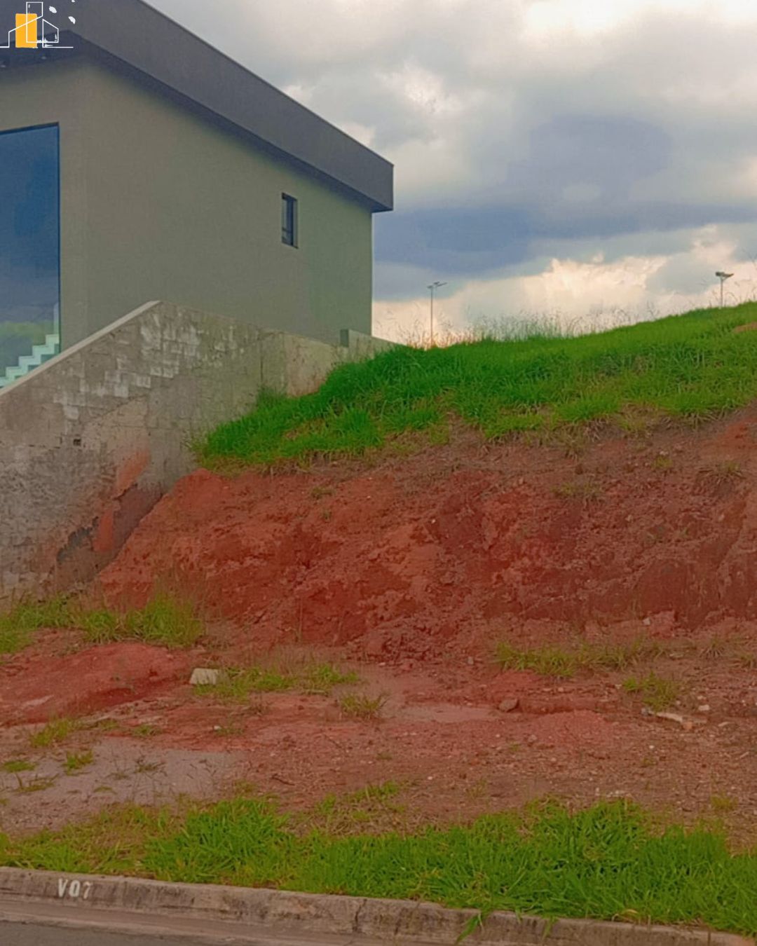 TERRENO EM PORTAL LAMIS DE 300M2  ATIBAIA V7