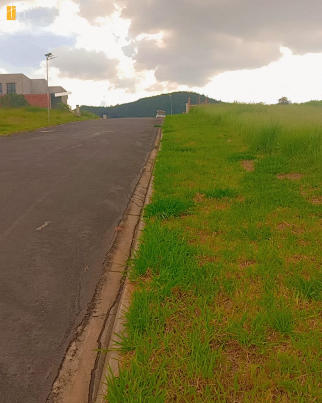 TERRENO EM PORTAL LAMIS DE 300M2  ATIBAIA Q31