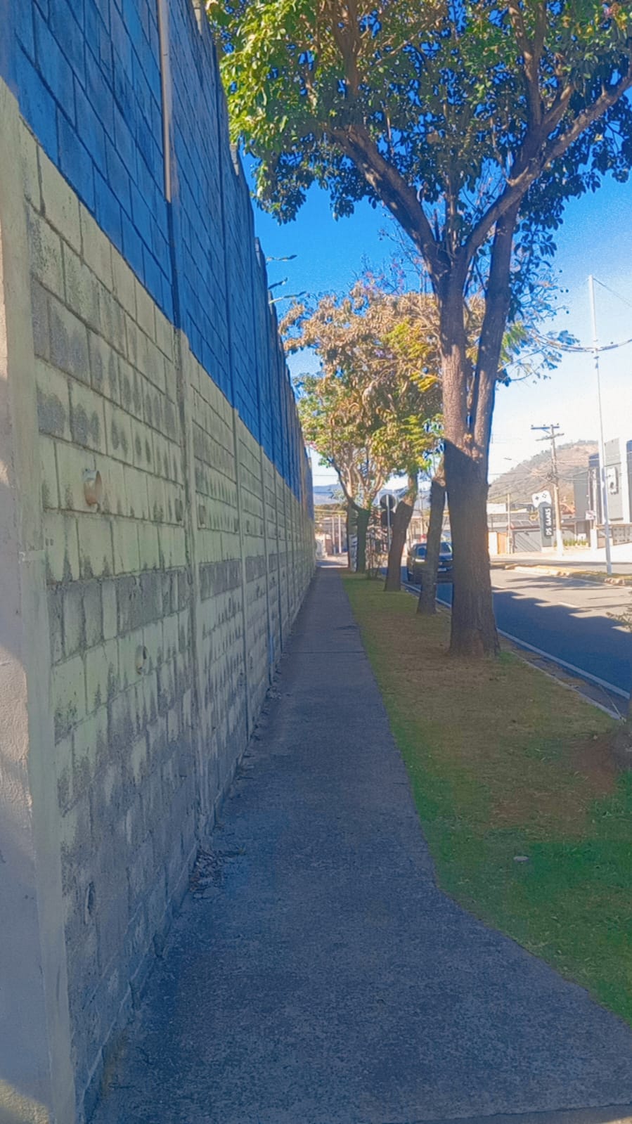 Área Espetacular na Av. Lucas Nogueira Garcez  AtibaiaSP