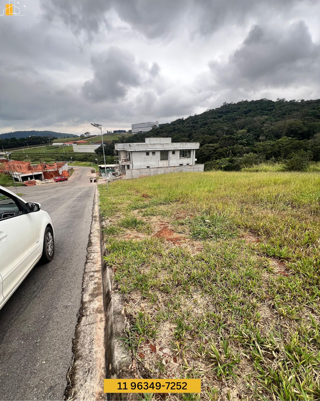 TERRENO À VENDA  CONDOMÍNIO PORTAL LAMIS P19 ATIBAIA-SP 
