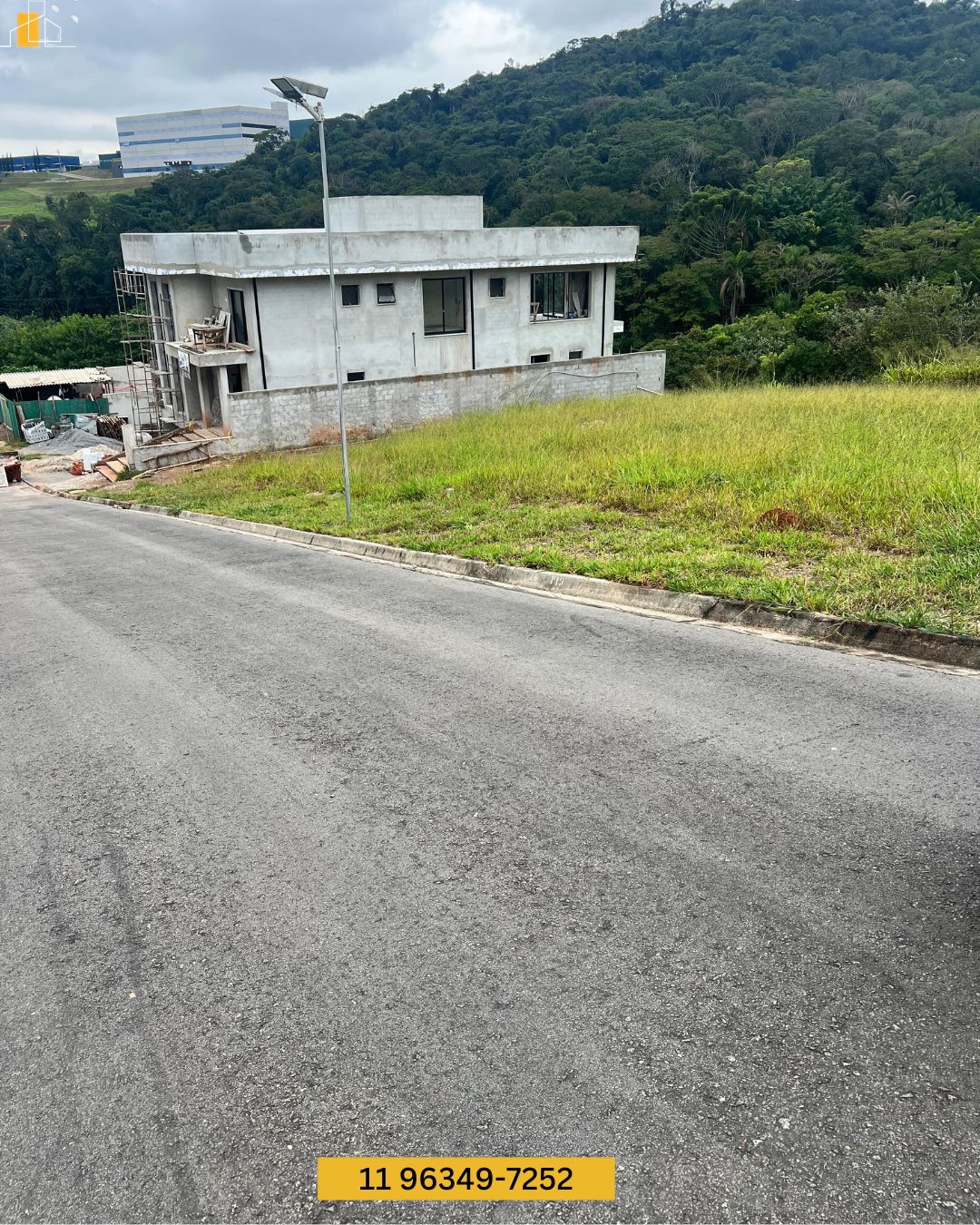 TERRENO À VENDA  CONDOMÍNIO PORTAL LAMIS P19 ATIBAIA-SP 