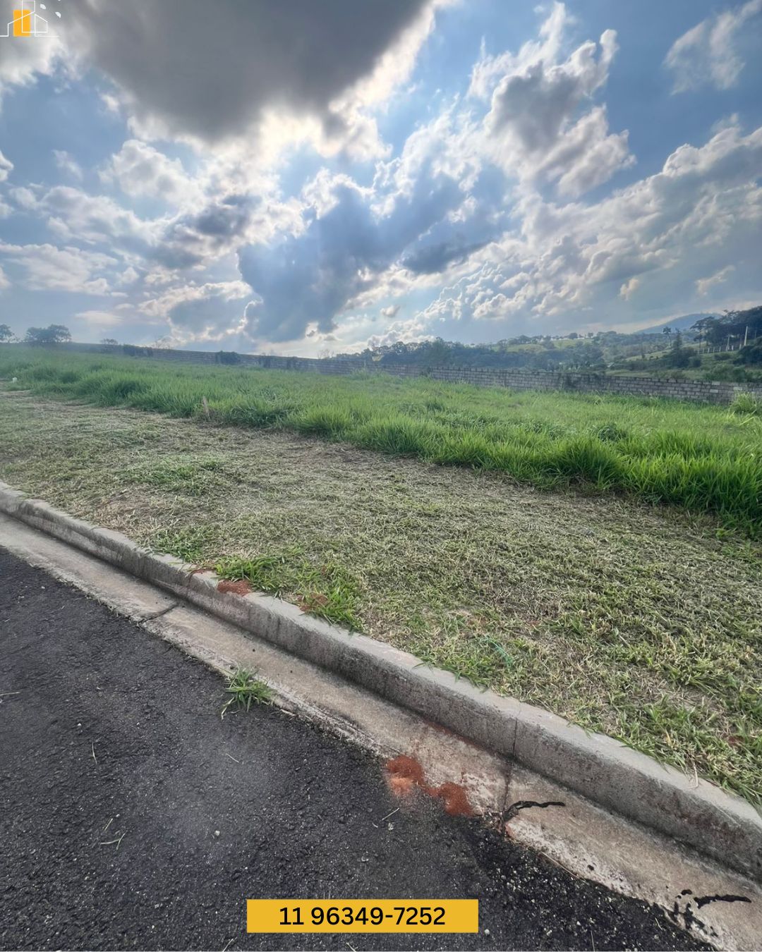 TERRENO À VENDA  CONDOMÍNIO PORTAL LAMIS U20 ATIBAIA-SP